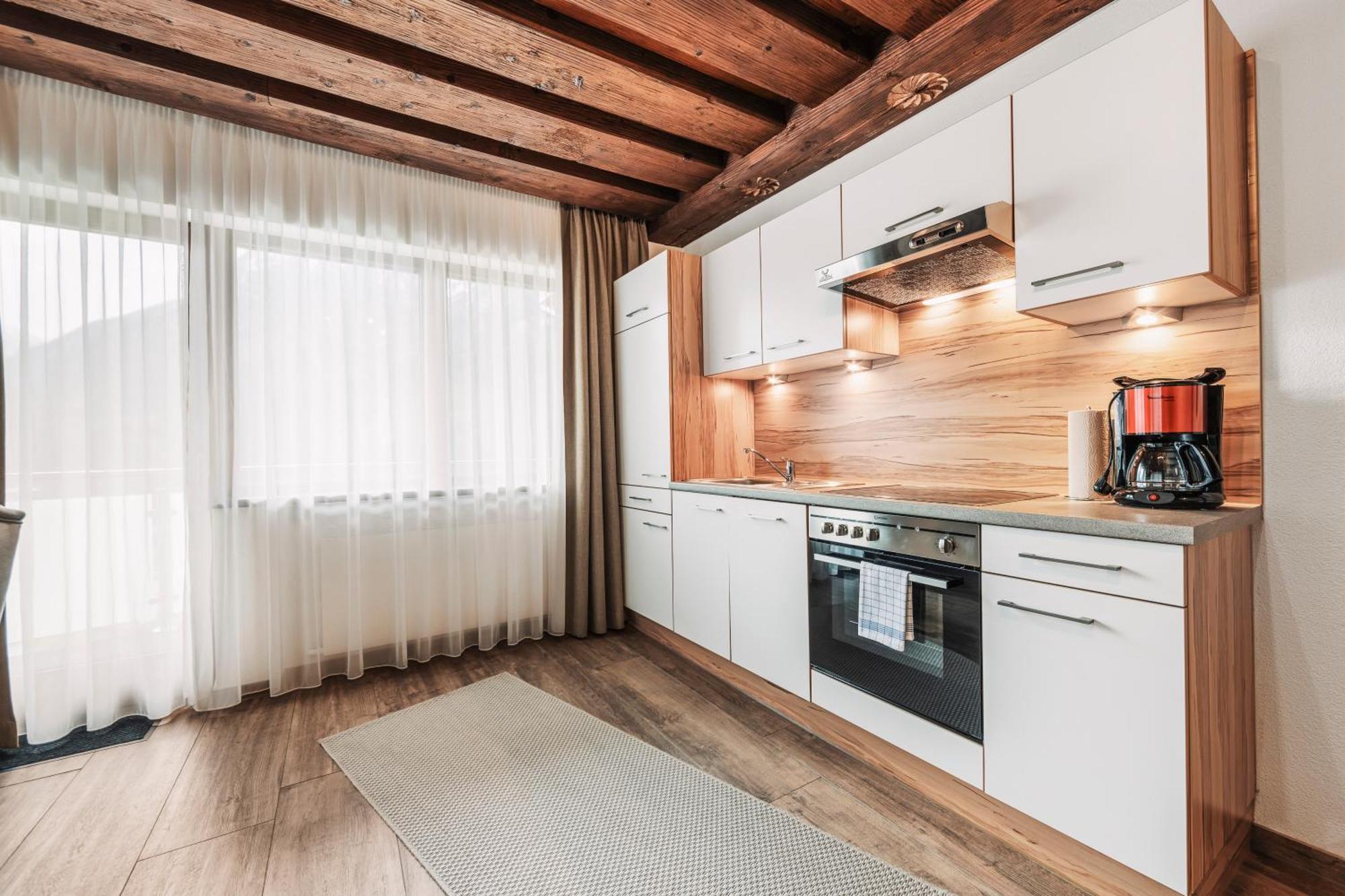 Herzblut Wohlfuehl Appartements Oetz Exterior foto