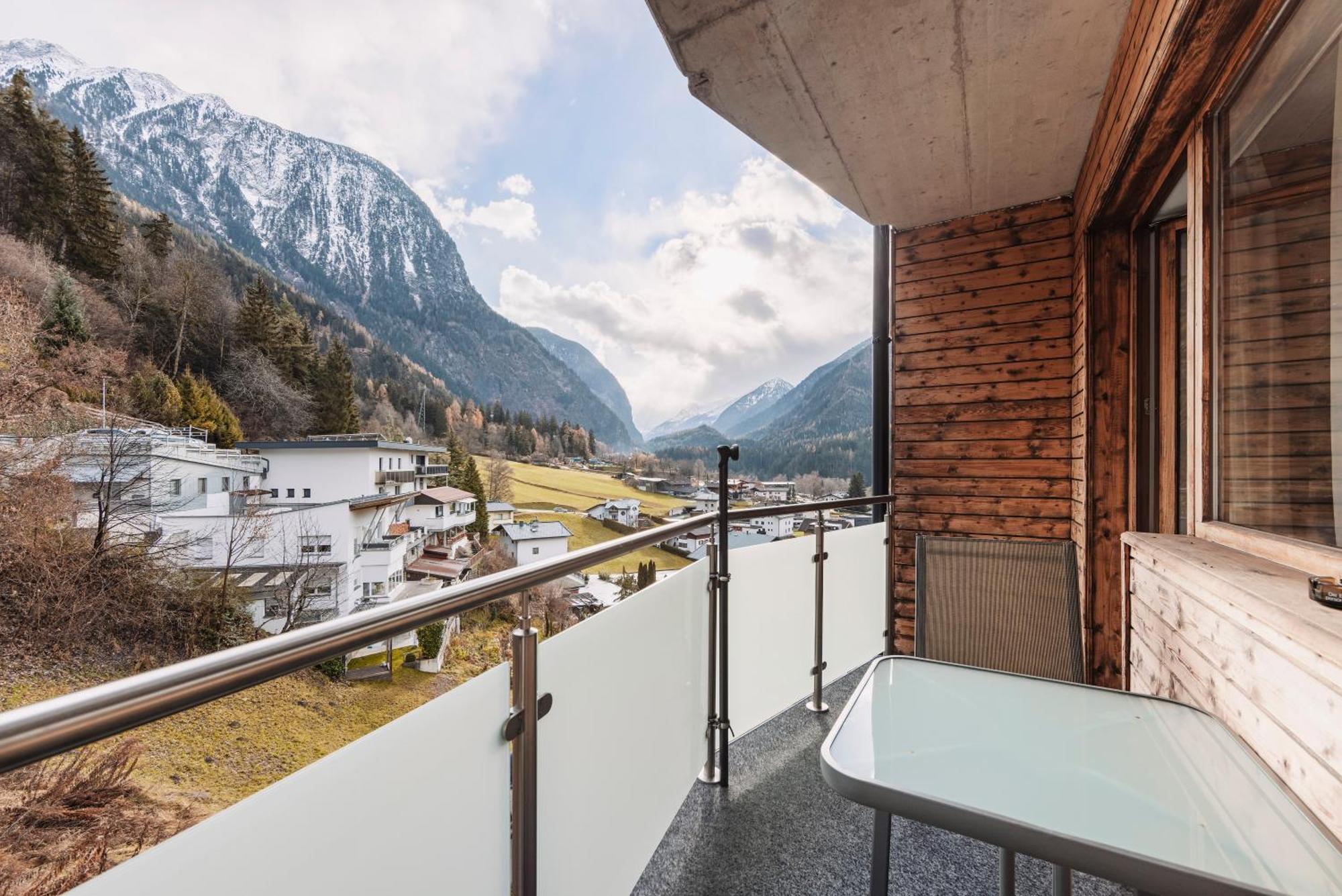 Herzblut Wohlfuehl Appartements Oetz Exterior foto
