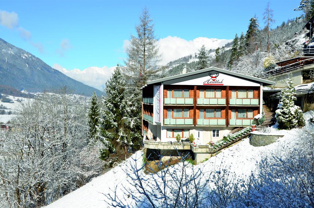 Herzblut Wohlfuehl Appartements Oetz Exterior foto